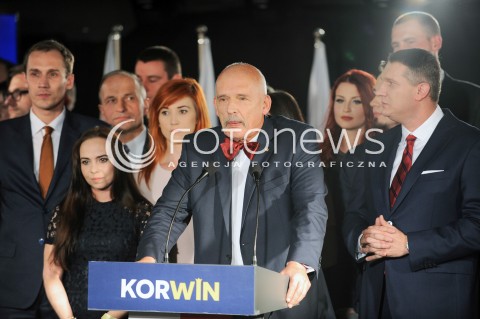  25.10.2015 WARSZAWA <br />WIECZOR WYBORCZY PARTII KORWIN<br />N/Z JANUSZ KORWIN MIKKE SZTAB WYBORCZY PRZEMYSLAW WIPLER<br /> 