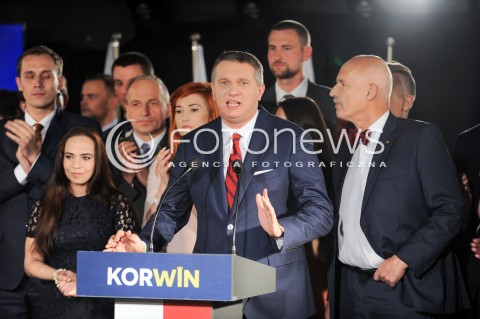  25.10.2015 WARSZAWA <br />WIECZOR WYBORCZY PARTII KORWIN<br />N/Z JANUSZ KORWIN MIKKE SZTAB WYBORCZY PRZEMYSLAW WIPLER<br /> 