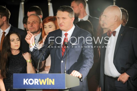  25.10.2015 WARSZAWA <br />WIECZOR WYBORCZY PARTII KORWIN<br />N/Z JANUSZ KORWIN MIKKE SZTAB WYBORCZY PRZEMYSLAW WIPLER<br /> 