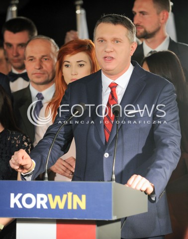  25.10.2015 WARSZAWA <br />WIECZOR WYBORCZY PARTII KORWIN<br />N/Z PRZEMYSLAW WIPLER<br /> 