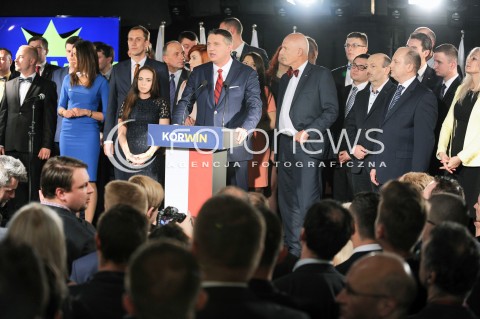  25.10.2015 WARSZAWA <br />WIECZOR WYBORCZY PARTII KORWIN<br />N/Z JANUSZ KORWIN MIKKE SZTAB WYBORCZY PRZEMYSLAW WIPLER<br /> 