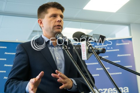  30.10.2015 WARSZAWA<br />BRIEFING PRASOWY RYSZARDA PETRU<br />N/Z RYSZARD PETRU <br /> 