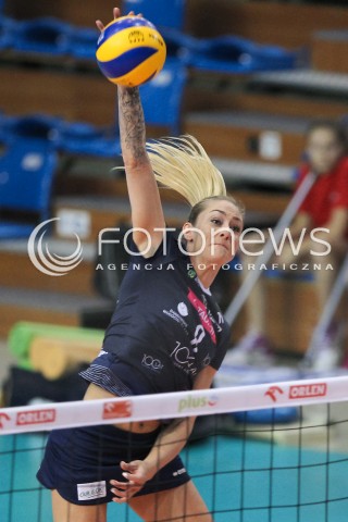  31.10.2015 RZESZOW<br />SIATKOWKA ORLEN LIGA 2015/2016 WOMEN VOLLEYBALL POLAND POLISH ORLENLIGA LEAGUE SEASON 2015/2016<br />MECZ DEVELOPRES SKYRES RZESZOW - TAURON MKS DABROWA GORNICZA <br />N/Z REBECCA PERRY ATAK SYLWETKA <br /> 