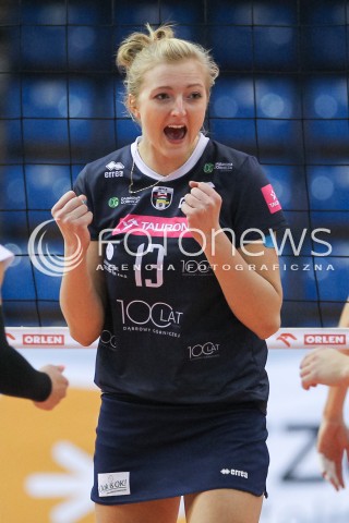  31.10.2015 RZESZOW<br />SIATKOWKA ORLEN LIGA 2015/2016 WOMEN VOLLEYBALL POLAND POLISH ORLENLIGA LEAGUE SEASON 2015/2016<br />MECZ DEVELOPRES SKYRES RZESZOW - TAURON MKS DABROWA GORNICZA <br />N/Z KAMILA GANSZCZYK RADOSC EMOCJE SYLWETKA <br /> 