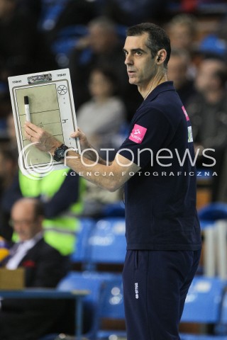  31.10.2015 RZESZOW<br />SIATKOWKA ORLEN LIGA 2015/2016 WOMEN VOLLEYBALL POLAND POLISH ORLENLIGA LEAGUE SEASON 2015/2016<br />MECZ DEVELOPRES SKYRES RZESZOW - TAURON MKS DABROWA GORNICZA <br />N/Z JUAN MANUEL SERRAMALERA - I TRENER ( HEAD COACH ) SYLWETKA <br /> 