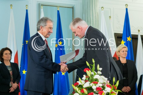  04.11.2015 WARSZAWA <br />PKW WRECZYLO POSLOM ZASWIADCZENIA O WYBORZE <br />N/Z JAROSLAW GOWIN<br /> 