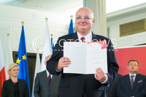  04.11.2015 WARSZAWA <br />PKW WRECZYLO POSLOM ZASWIADCZENIA O WYBORZE <br />N/Z MICHAL KAMINSKI<br /> 