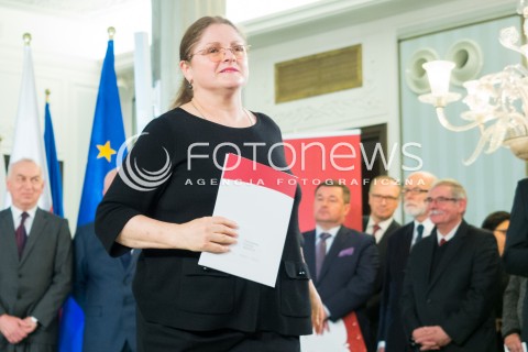  04.11.2015 WARSZAWA <br />PKW WRECZYLO POSLOM ZASWIADCZENIA O WYBORZE <br />N/Z KRYSTYNA PAWLOWICZ<br /> 