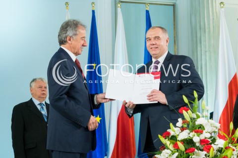  04.11.2015 WARSZAWA <br />PKW WRECZYLO POSLOM ZASWIADCZENIA O WYBORZE <br />N/Z JACEK SASIN<br /> 