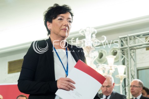  04.11.2015 WARSZAWA <br />PKW WRECZYLO POSLOM ZASWIADCZENIA O WYBORZE <br />N/Z ANNA CZECH <br /> 