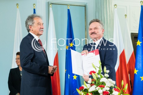  04.11.2015 WARSZAWA <br />PKW WRECZYLO POSLOM ZASWIADCZENIA O WYBORZE <br />N/Z MAREK JAKUBIAK <br /> 