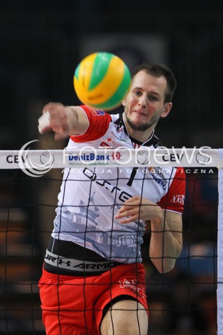  04.11.2015 RZESZOW POLAND<br />SIATKOWKA LIGA MISTRZOW <br />MEN CEV VOLLEYBALL CHAMPIONS LEAGUE 2015/2016<br />MATCH ASSECO RESOVIA - DRAGONS LUGANO <br />N/Z BARTOSZ KUREK SYLWETKA ATAK<br /> 