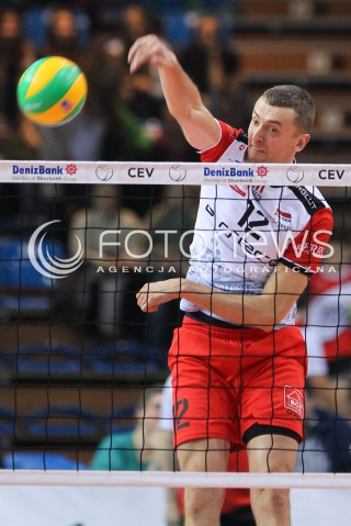  04.11.2015 RZESZOW POLAND<br />SIATKOWKA LIGA MISTRZOW <br />MEN CEV VOLLEYBALL CHAMPIONS LEAGUE 2015/2016<br />MATCH ASSECO RESOVIA - DRAGONS LUGANO <br />N/Z LUKASZ PERLOWSKI SYLWETKA ATAK<br /> 