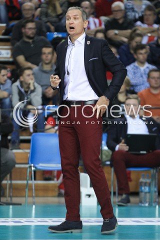  04.11.2015 RZESZOW POLAND<br />SIATKOWKA LIGA MISTRZOW <br />MEN CEV VOLLEYBALL CHAMPIONS LEAGUE 2015/2016<br />MATCH ASSECO RESOVIA - DRAGONS LUGANO <br />N/Z ANDRZEJ KOWAL - I TRENER ( HEAD COACH ) SYLWETKA <br /> 
