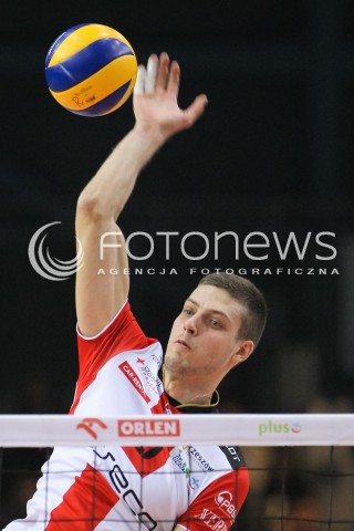  07.11.2015 RZESZOW<br />SIATKOWKA PLUSLIGA 2015/2016 MEN VOLLEYBALL POLAND POLISH PLUS LIGA LEAGUE SEASON 2015/2016<br />MECZ ASSECO RESOVIA RZESZOW - BBTS BIELSKO BIALA <br />N/Z DMYTRO PASHYTSKYY ( PASZYCKI ) SYLWETKA ATAK<br /> 