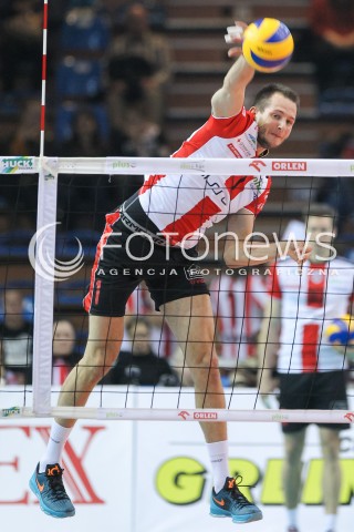  07.11.2015 RZESZOW<br />SIATKOWKA PLUSLIGA 2015/2016 MEN VOLLEYBALL POLAND POLISH PLUS LIGA LEAGUE SEASON 2015/2016<br />MECZ ASSECO RESOVIA RZESZOW - BBTS BIELSKO BIALA <br />N/Z BARTOSZ KUREK SYLWETKA ATAK<br /> 