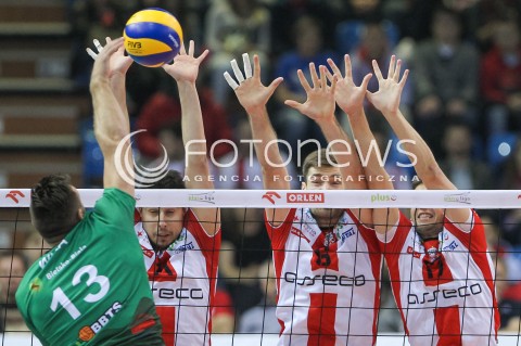  07.11.2015 RZESZOW<br />SIATKOWKA PLUSLIGA 2015/2016 MEN VOLLEYBALL POLAND POLISH PLUS LIGA LEAGUE SEASON 2015/2016<br />MECZ ASSECO RESOVIA RZESZOW - BBTS BIELSKO BIALA <br />N/Z FABIAN DRZYZGA DAWID DRYJA BLOK<br /> 