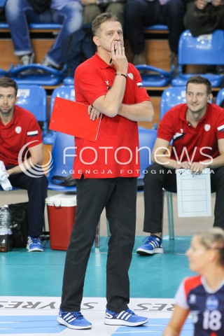  09.11.2015 RZESZOW<br />SIATKOWKA ORLEN LIGA 2015/2016 WOMEN VOLLEYBALL POLAND POLISH ORLENLIGA LEAGUE SEASON 2015/2016<br />MECZ DEVELOPRES SKYRES RZESZOW - BUDOWLANI LODZ<br />N/Z JACEK PASINSKI - I TRENER ( HEAD COACH ) SYLWETKA <br /> 
