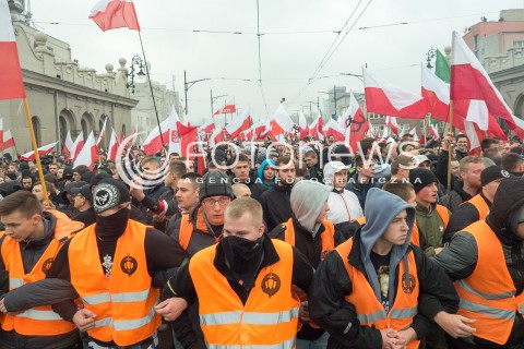  11.11.2015 WARSZAWA<br />MARSZ NIEPODLEGLOSCI POD HASLEM POLSKA DLA POLAKOW POLACY DLA POLSKI <br />N/Z STRAZ MARSZU NIEPODLEGLOSCI<br /> 