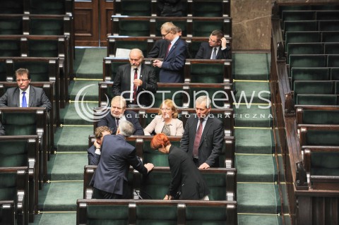  12.11.2015 WARSZAWA<br />PIERWSZE POSIEDZENIE SEJMU<br />N/Z POSLOWIE<br /> 