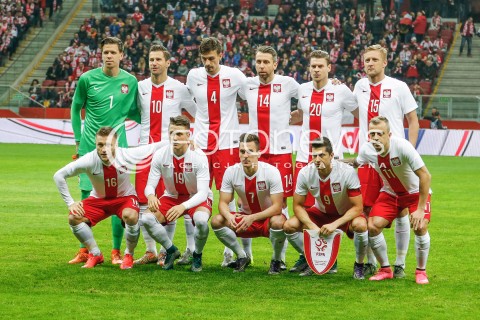  13.11.2015 WARSZAWA PILKA NOZNA <br />FRIENDLY FOOTBALL MATCH<br />POLISH NATIONAL TEAM<br />MECZ TOWARZYSKI<br />MECZ POLSKA - ISLANDIA<br />N/Z REPREZENTACJA POLSKI ZDJECIE GRUPOWE GROUP PHOTO GRUPOWKA<br /> 