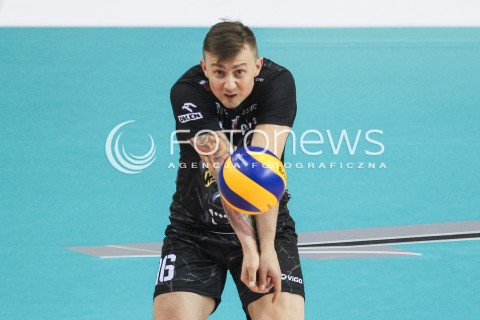  14.11.2015 RZESZOW<br />SIATKOWKA PLUSLIGA 2015/2016 MEN VOLLEYBALL POLAND POLISH PLUS LIGA LEAGUE SEASON 2015/2016<br />MECZ ASSECO RESOVIA RZESZOW - JASTRZEBSKI WEGIEL<br />N/Z KRZYSZTOF IGNACZAK SYLWETKA <br /> 