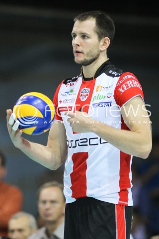  14.11.2015 RZESZOW<br />SIATKOWKA PLUSLIGA 2015/2016 MEN VOLLEYBALL POLAND POLISH PLUS LIGA LEAGUE SEASON 2015/2016<br />MECZ ASSECO RESOVIA RZESZOW - JASTRZEBSKI WEGIEL<br />N/Z BARTOSZ KUREK SYLWETKA <br /> 