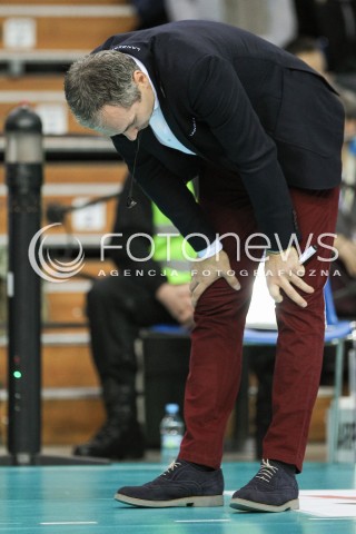  14.11.2015 RZESZOW<br />SIATKOWKA PLUSLIGA 2015/2016 MEN VOLLEYBALL POLAND POLISH PLUS LIGA LEAGUE SEASON 2015/2016<br />MECZ ASSECO RESOVIA RZESZOW - JASTRZEBSKI WEGIEL<br />N/Z ANDRZEJ KOWAL - I TRENER ( HEAD COACH ) SMUTEK ZLOSC PORAZKA EMOCJE RECE OPADAJA<br /> 