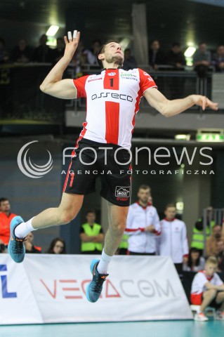  14.11.2015 RZESZOW<br />SIATKOWKA PLUSLIGA 2015/2016 MEN VOLLEYBALL POLAND POLISH PLUS LIGA LEAGUE SEASON 2015/2016<br />MECZ ASSECO RESOVIA RZESZOW - JASTRZEBSKI WEGIEL<br />N/Z BARTOSZ KUREK SYLWETKA ZAGRYWKA<br /> 