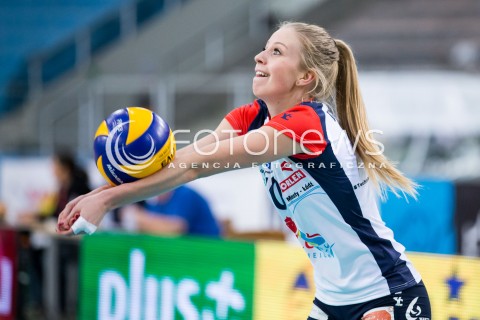  16.11.2015 LODZ SIATKOWKA ORLEN LIGA SEZON 2015/2016 VOLLEYBALL POLISH SEASON <br />
BEEF MASTER BUDOWLANI LODZ - KPS CHEMIK POLICE N/Z MARIA WOZNICZKA SYLWETKA<br />
 