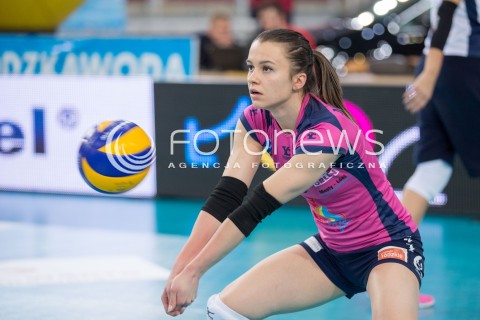  16.11.2015 LODZ SIATKOWKA ORLEN LIGA SEZON 2015/2016 VOLLEYBALL POLISH SEASON <br />
BEEF MASTER BUDOWLANI LODZ - KPS CHEMIK POLICE N/Z DOROTA MEDYNSKA SYLWETKA<br />
 