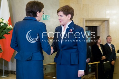  16.11.2015 WARSZAWA <br />PREMIER BEATA SZYDLO ZOSTALA POWITANA PRZEZ USTEPUJACA PREMIER EWE KOPACZ<br />N/Z BEATA SZYDLO EWA KOPACZ<br /> 
