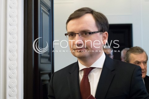  16.11.2015 WARSZAWA <br />PREMIER BEATA SZYDLO ZOSTALA POWITANA PRZEZ USTEPUJACA PREMIER EWE KOPACZ <br />N/Z MINISTER SPRAWIEDLIWOSCI ZBIGNIEW ZIOBRO<br /> 