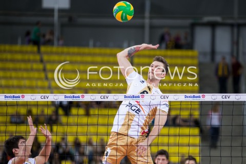  18.11.2015 LODZ POLAND<br />
SIATKOWKA LIGA MISTRZOW MEN CEV VOLLEYBALL CHAMPIONS LEAGUE 2015/2016<br />
MATCH PGE SKRA BELCHATOW - CUCINE LUBE CIVITANOVA<br />
N/Z ANDRZEJ WRONA SYLWETKA<br />
 