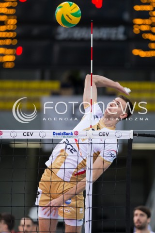  18.11.2015 LODZ POLAND<br />
SIATKOWKA LIGA MISTRZOW MEN CEV VOLLEYBALL CHAMPIONS LEAGUE 2015/2016<br />
MATCH PGE SKRA BELCHATOW - CUCINE LUBE CIVITANOVA<br />
N/Z MARIUSZ WLAZLY SYLWETKA<br />
 