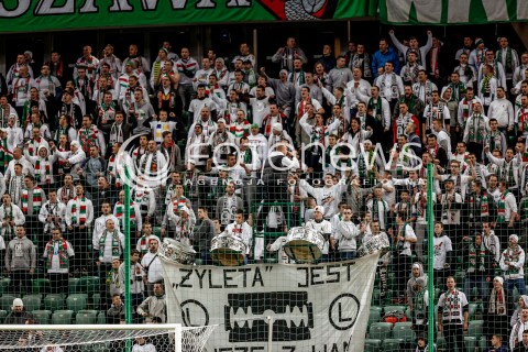  18.11.2015 WARSZAWA PILKA NOZNA <br />FOOTBALL POLISH 1/4 PUCHAR POLSKI STADION LEGII<br />MECZ LEGIA WARSZAWA - CHOJNICZANKA CHOJNICE<br />N/Z KIBICE LEGII ZYLETA OPRAWA<br /> 