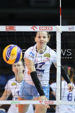  21.11.2015 RZESZOW <br />SIATKOWKA ORLEN LIGA 2015/2016 <br />WOMEN VOLLEYBALL POLAND POLISH ORLENLIGA LEAGUE SEASON 2015/2016 <br />MECZ DEVELOPRES SKYRES RZESZOW - KSZO OSTROWIEC SWIETOKRZYSKI<br />N/Z AGATA SKIBA SYLWETKA ATAK<br /> 