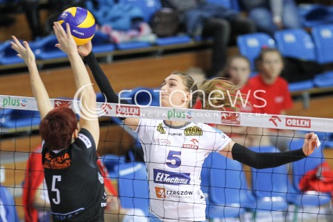  21.11.2015 RZESZOW <br />SIATKOWKA ORLEN LIGA 2015/2016 <br />WOMEN VOLLEYBALL POLAND POLISH ORLENLIGA LEAGUE SEASON 2015/2016 <br />MECZ DEVELOPRES SKYRES RZESZOW - KSZO OSTROWIEC SWIETOKRZYSKI<br />N/Z MAGDALENA HAWRYLA <br /> 