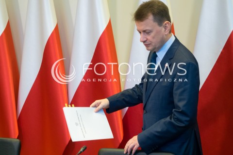  23.11.2015 WARSZAWA<br /> PREMIER BEATA SZYDLO SPOTKALA SIE Z SZEFAMI SLUZB W RZADOWYM CENTRUM BEZPIECZENSTWA<br /> N/Z MARIUSZ BLASZCZAK <br /> 