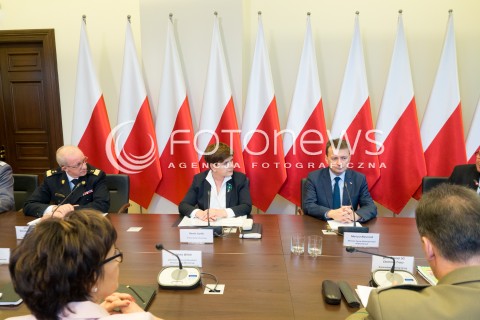 23.11.2015 WARSZAWA<br /> PREMIER BEATA SZYDLO SPOTKALA SIE Z SZEFAMI SLUZB W RZADOWYM CENTRUM BEZPIECZENSTWA<br /> N/Z MARIUSZ BLASZCZAK <br /> 