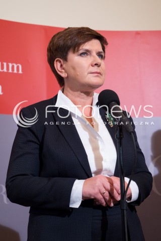  23.11.2015 WARSZAWA PREMIER BEATA SZYDLO SPOTKALA SIE Z SZEFAMI SLUZB W RZADOWYM CENTRUM BEZPIECZENSTWA<br />BRIEFING PRASOWY PO SPOTKANIU<br /> N/Z BEATA SZYDLO <br /> 