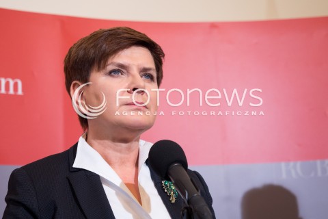  23.11.2015 WARSZAWA PREMIER BEATA SZYDLO SPOTKALA SIE Z SZEFAMI SLUZB W RZADOWYM CENTRUM BEZPIECZENSTWA<br />BRIEFING PRASOWY PO SPOTKANIU<br /> N/Z BEATA SZYDLO <br /> 