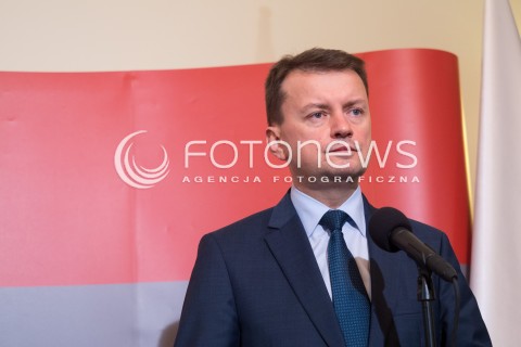  23.11.2015 WARSZAWA PREMIER BEATA SZYDLO SPOTKALA SIE Z SZEFAMI SLUZB W RZADOWYM CENTRUM BEZPIECZENSTWA<br />BRIEFING PRASOWY PO SPOTKANIU<br /> N/Z MARIUSZ BLASZCZAK<br /> 