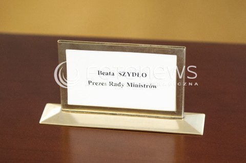 24.11.2014 WARSZAWA<br />POSIEDZENIE RADY MINISTROW<br />N/Z TABLICZKA PREMIER BEATA SZYDLO<br /> 