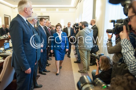  24.11.2014 WARSZAWA<br />POSIEDZENIE RADY MINISTROW<br />N/Z PREMIER BEATA SZYDLO JAROSLAW GOWIN MARIUSZ BLASZCZAK<br /> 