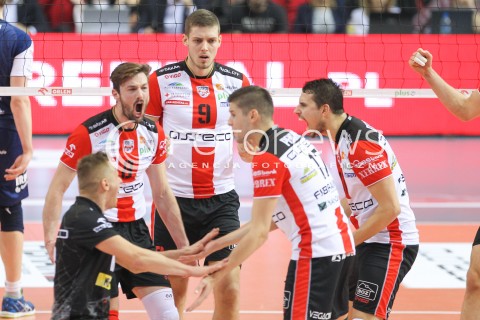  25.11.2015 RZESZOW<br />SIATKOWKA PLUSLIGA 2015/2016 MEN VOLLEYBALL POLAND POLISH PLUS LIGA LEAGUE SEASON 2015/2016<br />MECZ ASSECO RESOVIA RZESZOW - ZAKSA KEDZIERZYN KOZLE<br />N/Z JULIEN LYNEEL DMYTRO PASHYTSKYY ( PASZYCKI ) NIKOLAY PENCHEV ( NIKOLAJ PENCZEW ) FABIAN DRZYZGA RADOSC EMOCJE <br /> 