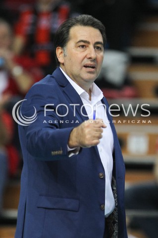  25.11.2015 RZESZOW<br />SIATKOWKA PLUSLIGA 2015/2016 MEN VOLLEYBALL POLAND POLISH PLUS LIGA LEAGUE SEASON 2015/2016<br />MECZ ASSECO RESOVIA RZESZOW - ZAKSA KEDZIERZYN KOZLE<br />N/Z FERDINANDO DE GIORGI - I TRENER ( HEAD COACH ) SYLWETKA RADOSC EMOCJE <br /> 