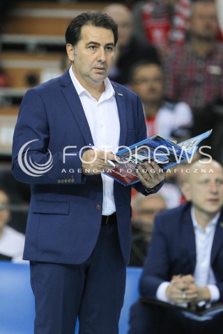  25.11.2015 RZESZOW<br />SIATKOWKA PLUSLIGA 2015/2016 MEN VOLLEYBALL POLAND POLISH PLUS LIGA LEAGUE SEASON 2015/2016<br />MECZ ASSECO RESOVIA RZESZOW - ZAKSA KEDZIERZYN KOZLE<br />N/Z FERDINANDO DE GIORGI - I TRENER ( HEAD COACH ) SYLWETKA <br /> 