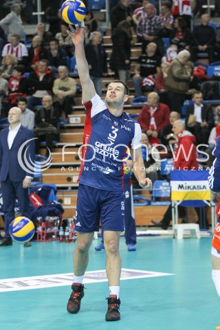  25.11.2015 RZESZOW<br />SIATKOWKA PLUSLIGA 2015/2016 MEN VOLLEYBALL POLAND POLISH PLUS LIGA LEAGUE SEASON 2015/2016<br />MECZ ASSECO RESOVIA RZESZOW - ZAKSA KEDZIERZYN KOZLE<br />N/Z DOMINIK WITCZAK SYLWETKA <br /> 