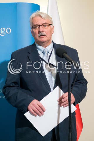  27.11.2015 WARSZAWA<br /> BRIEFING PRASOWY RZADU W SPRAWIE PORWANYCH MARYNARZY ZE STATKU U WYBRZEZY NIGERII W WARSZAWIE <br />N/Z WITOLD WASZCZYKOWSKI<br /> 